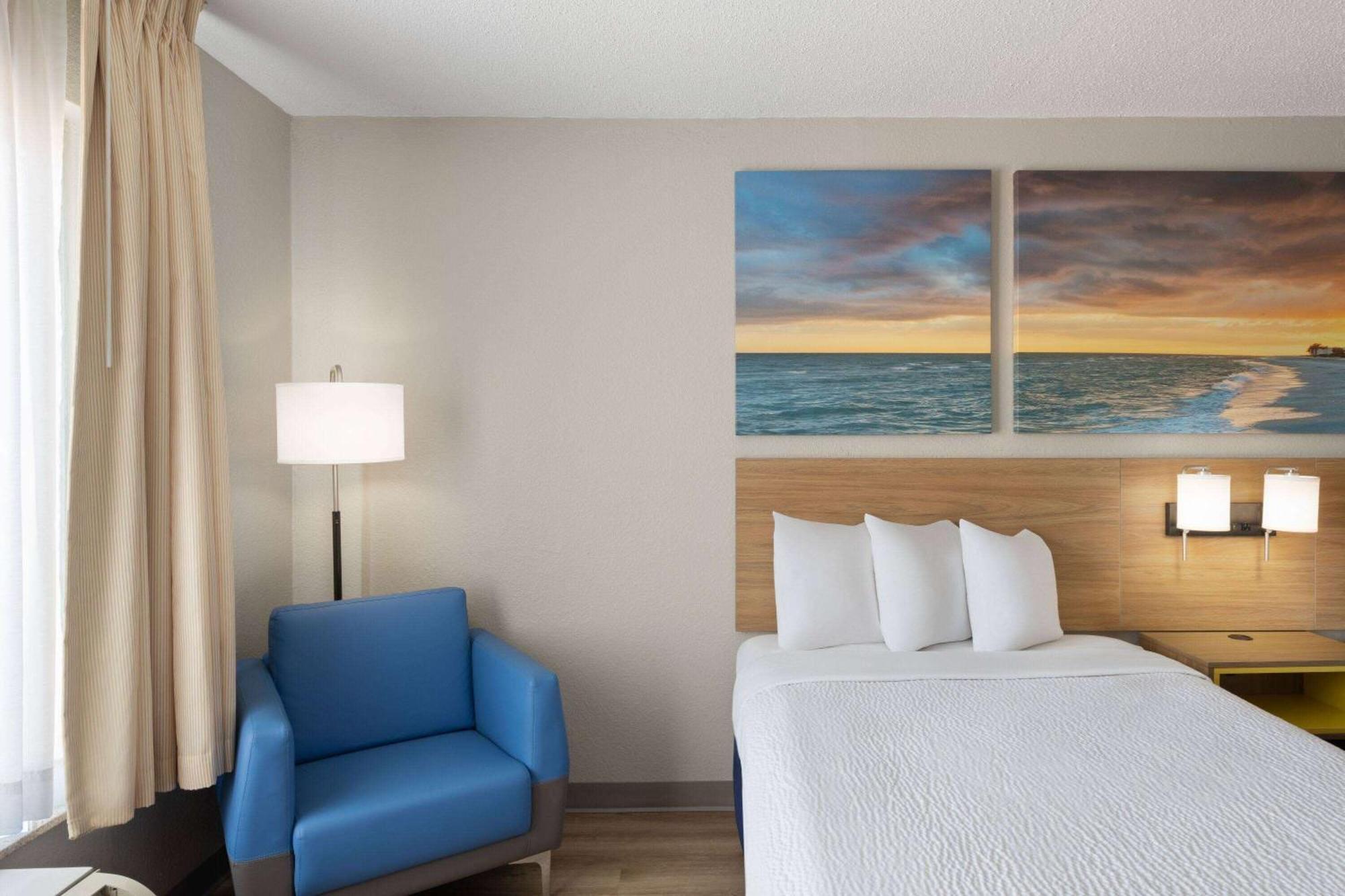 Days Inn By Wyndham Florence Near Civic Center Экстерьер фото