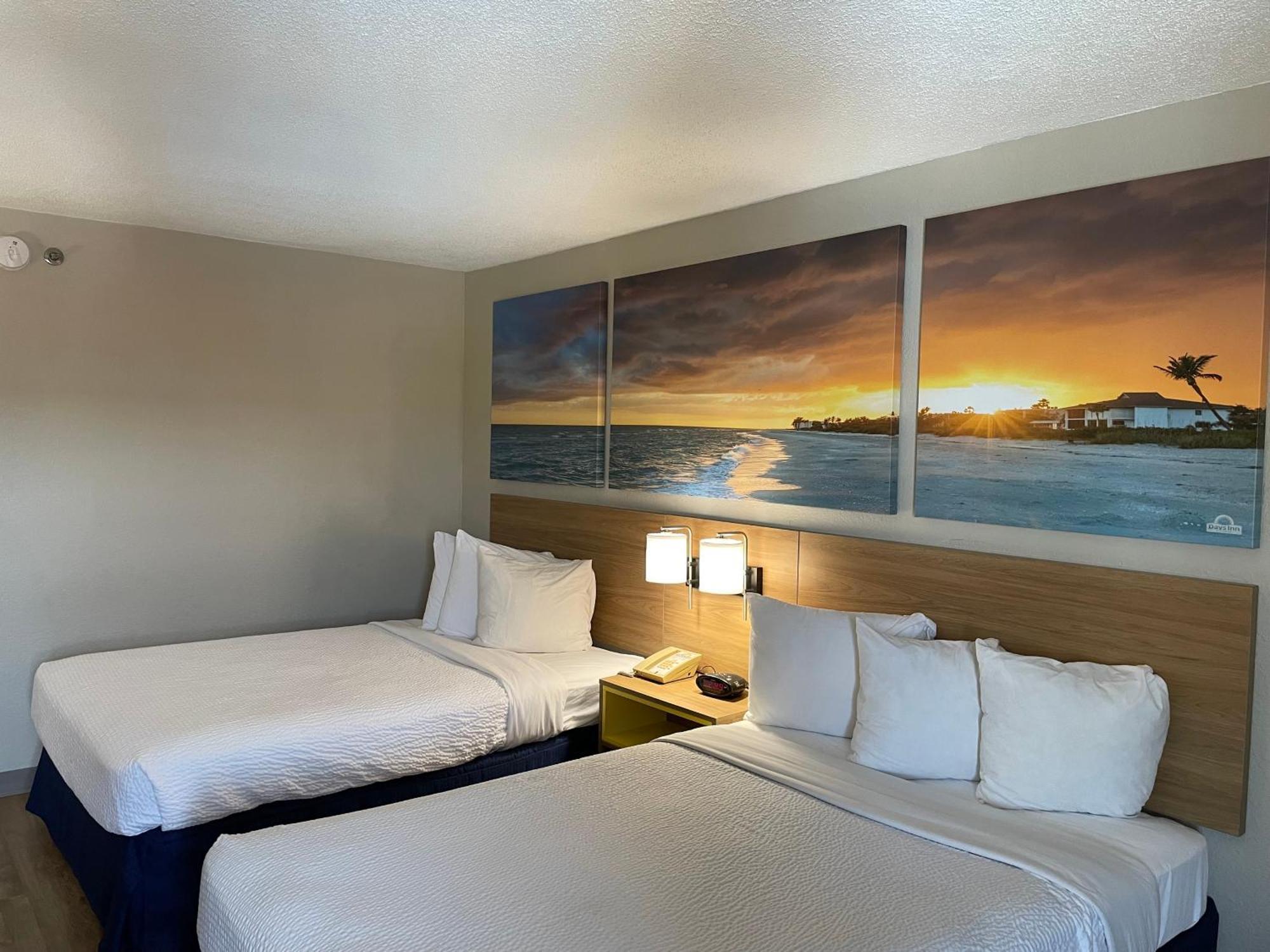 Days Inn By Wyndham Florence Near Civic Center Экстерьер фото