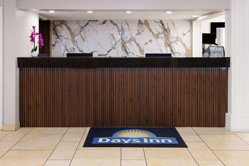 Days Inn By Wyndham Florence Near Civic Center Интерьер фото