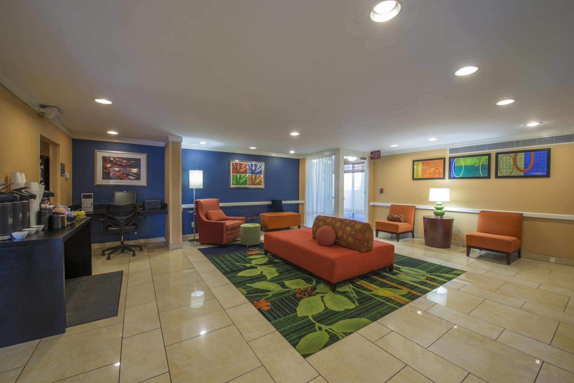 Days Inn By Wyndham Florence Near Civic Center Экстерьер фото