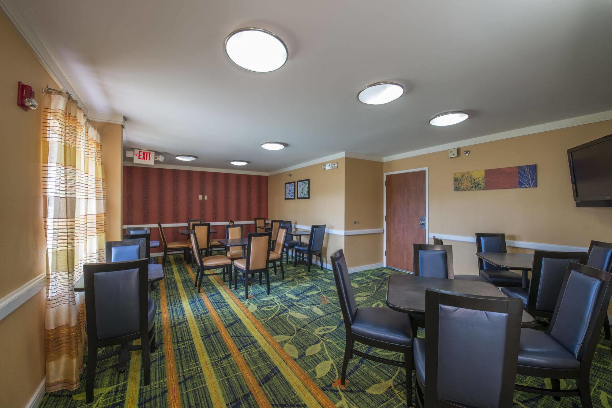 Days Inn By Wyndham Florence Near Civic Center Экстерьер фото
