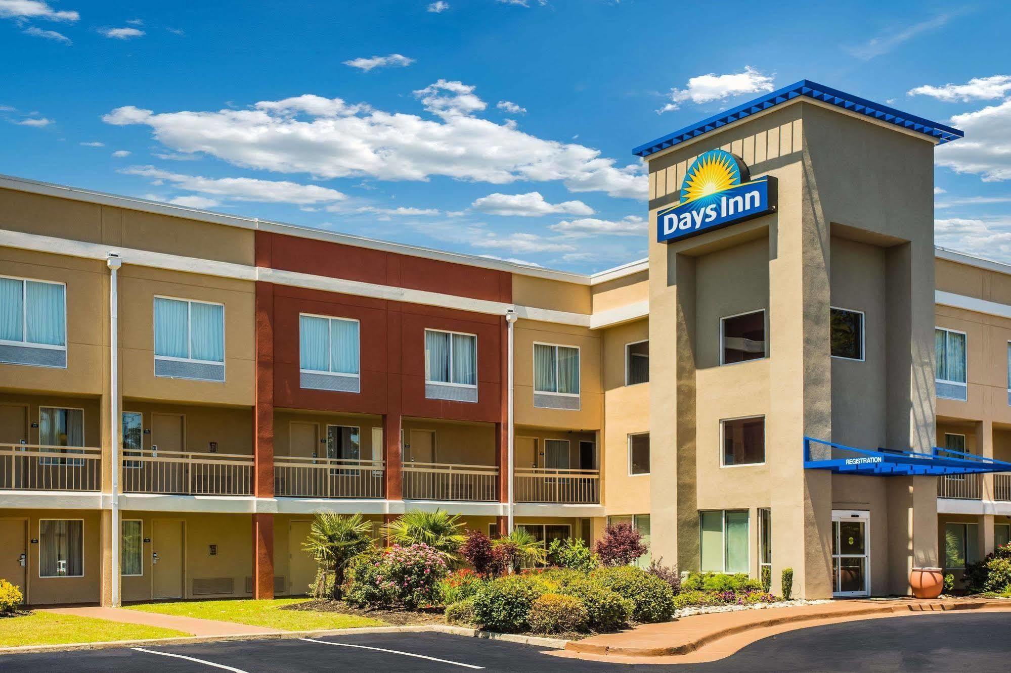 Days Inn By Wyndham Florence Near Civic Center Экстерьер фото